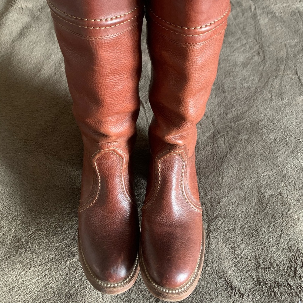 On Hold - Frye boots